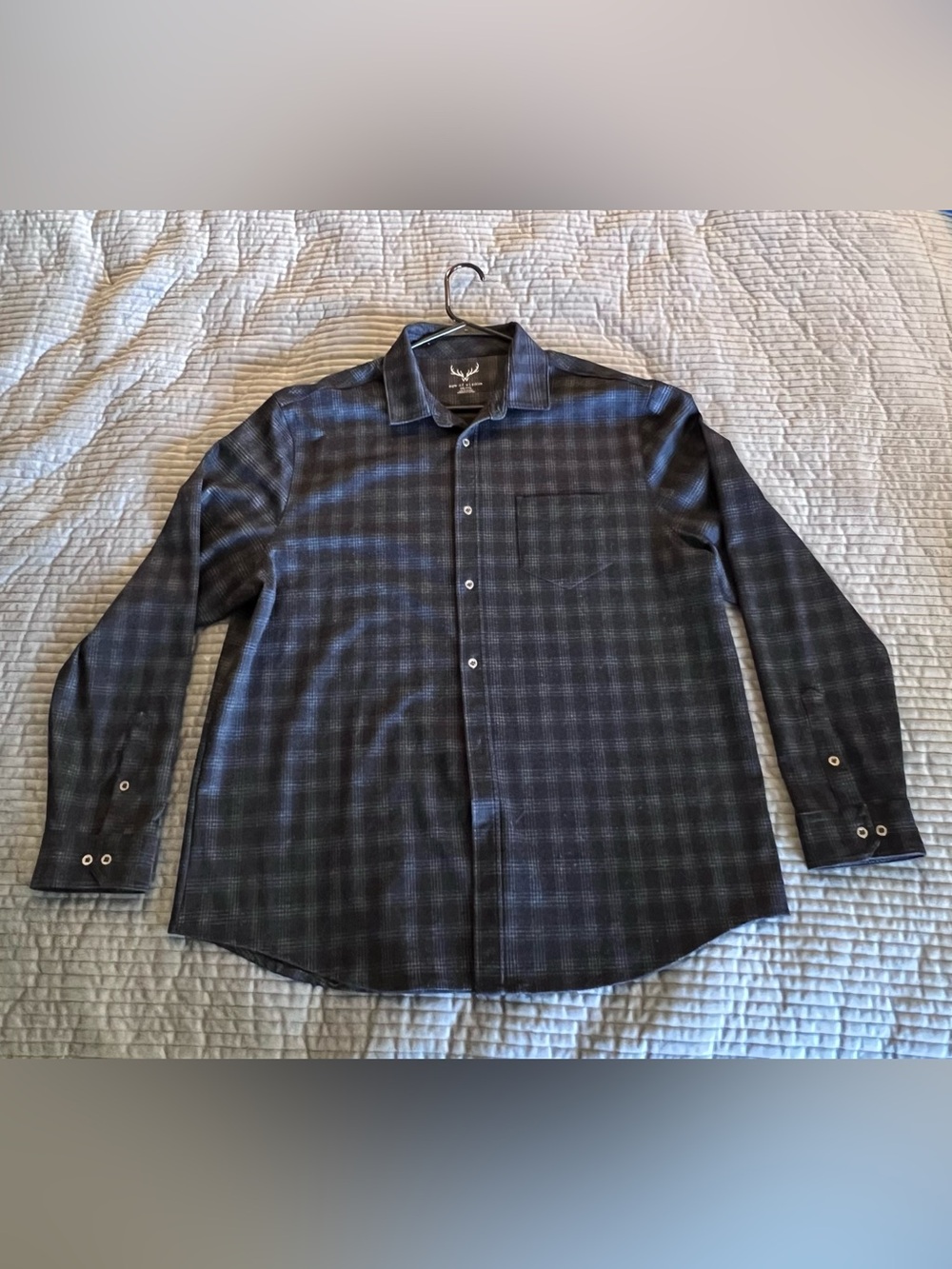 Men's Plaid Long-Sleeve Button-Down Shirt in Black and Navy